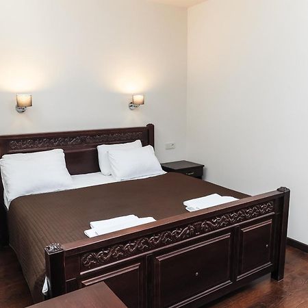 Dvin Hotel Pavlodar Exterior foto