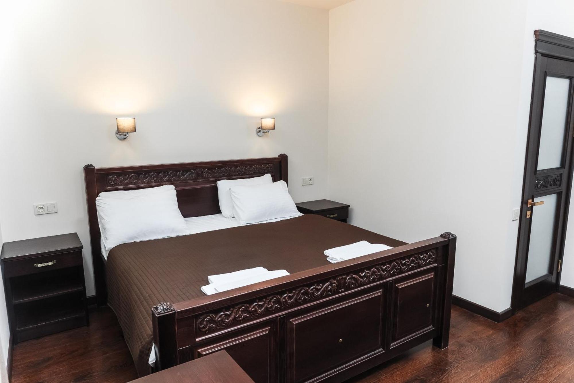 Dvin Hotel Pavlodar Exterior foto