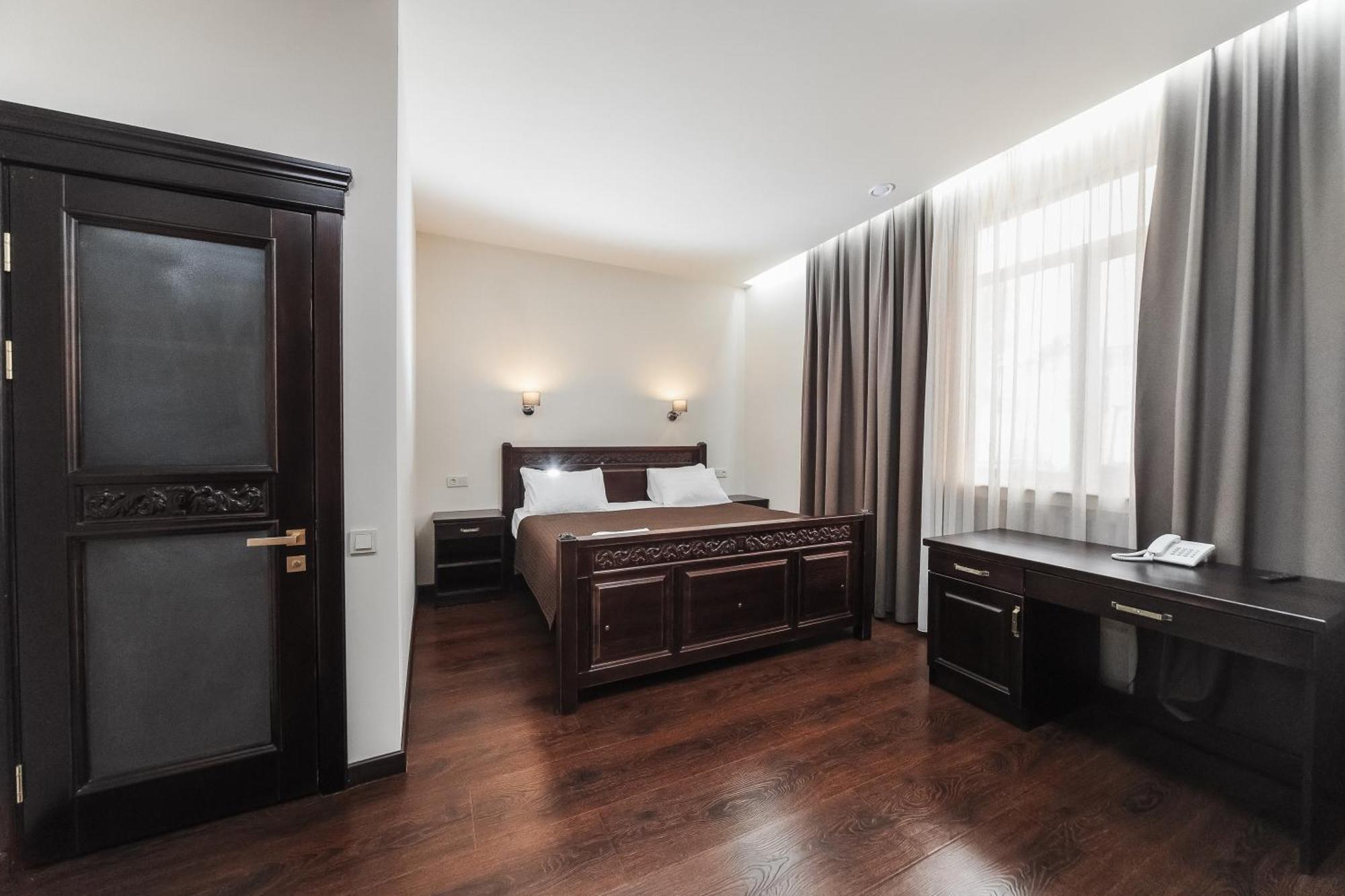 Dvin Hotel Pavlodar Exterior foto