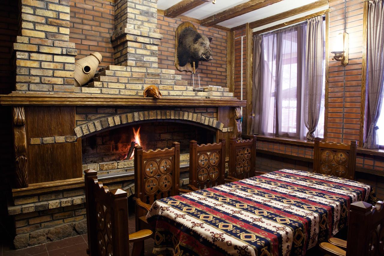 Dvin Hotel Pavlodar Exterior foto