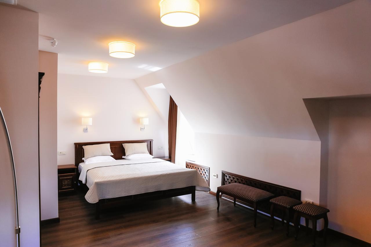 Dvin Hotel Pavlodar Exterior foto